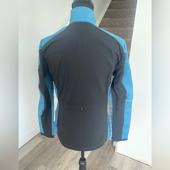 Salomon
AGILE SOFTSHELL JACKET - WOMEN'S Medium - Picture 10 of 15